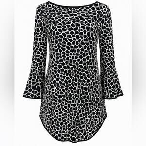 Sami & Jo Giraffe Print Bell Sleeve Tunic Black White Stretch Knit Large Petite
